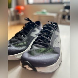 New Balance FuelCell Rebel v4 running shoes — Navy — Size 9.5